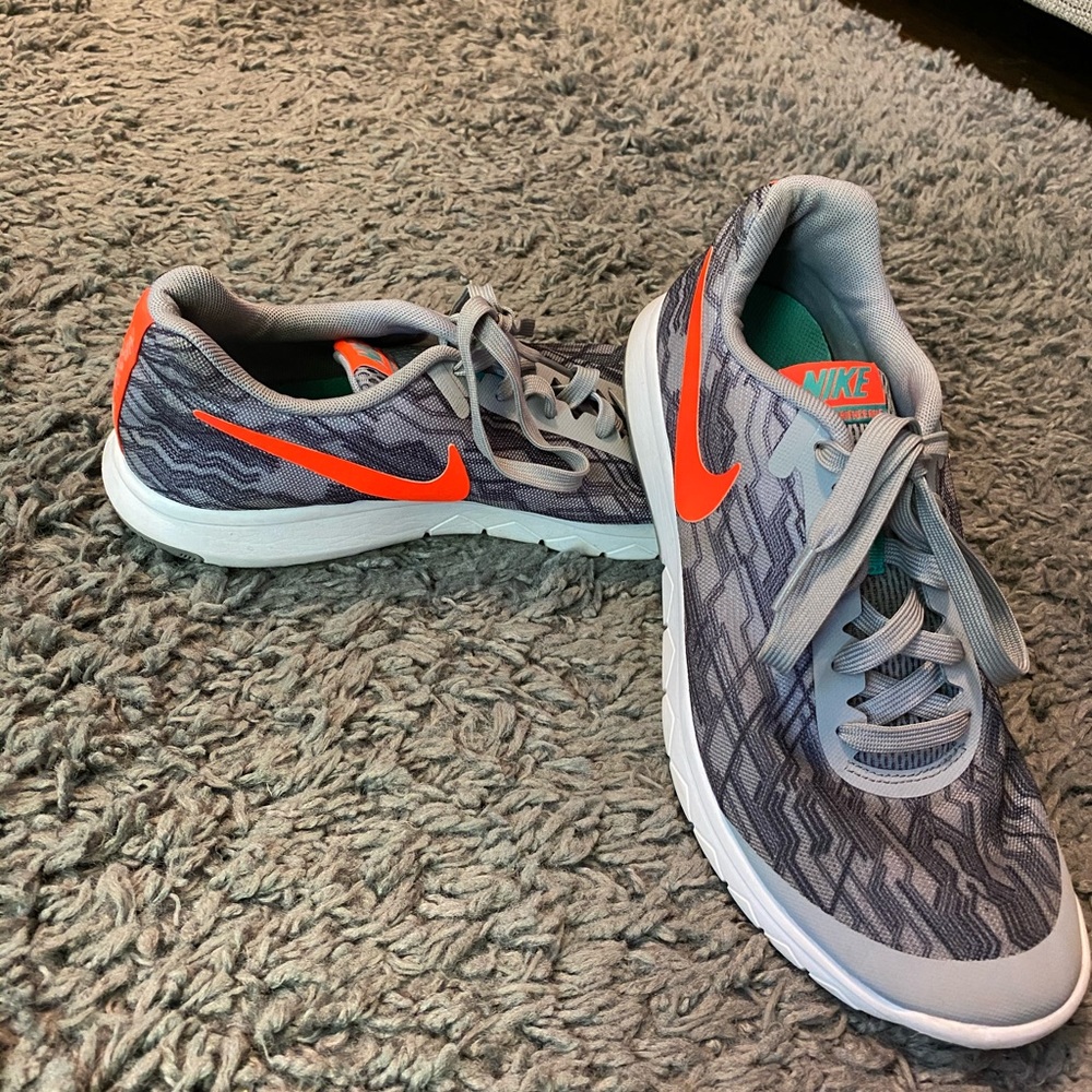 Running shoes